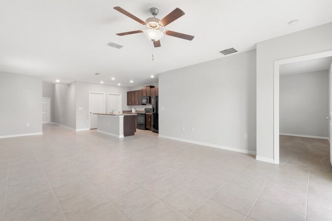 Foto del edificio - LIKE NEW 5 Bedroom Home for RENT in Touchstone!