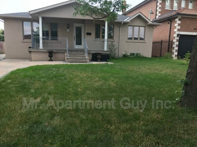 Building Photo - 23 Glen Belle Crescent