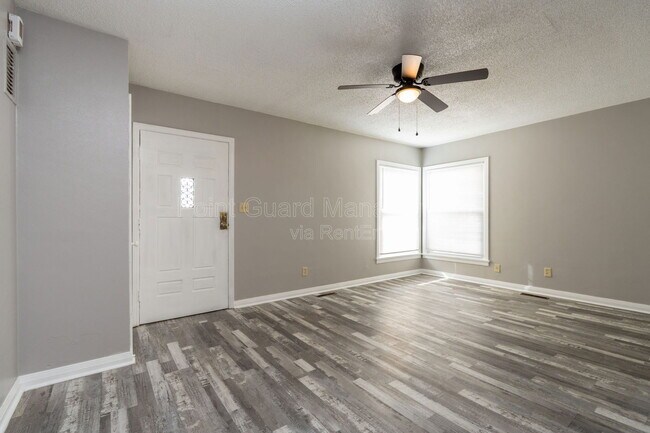 Foto del edificio - 4722 E Elm St