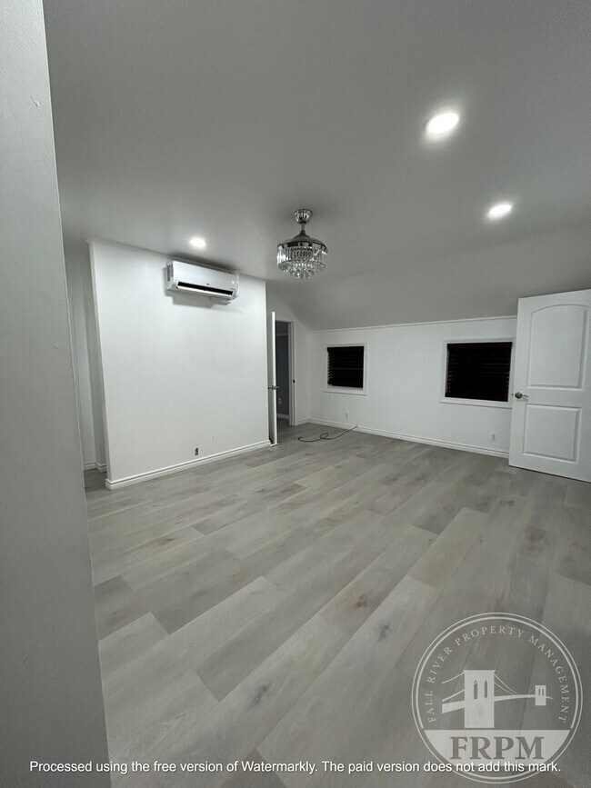 Building Photo - 64 Eddy St