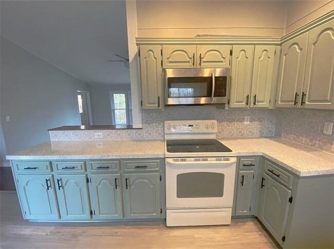 Building Photo - 4 Basildon Cir