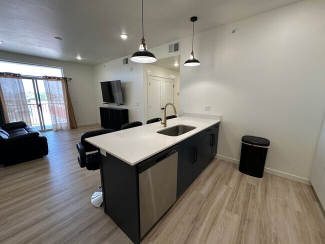 Building Photo - Stunning Furnished Top-Level Condo at Teton River Lofts in Rexburg