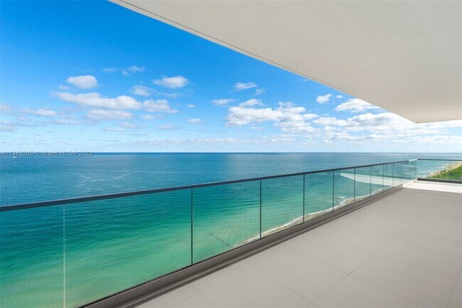 Foto del edificio - 10201 Collins Ave
