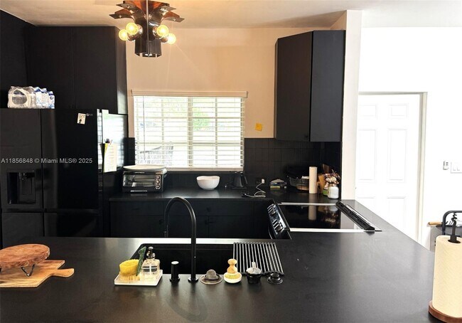 Foto del edificio - 360 NW 19th Terrace