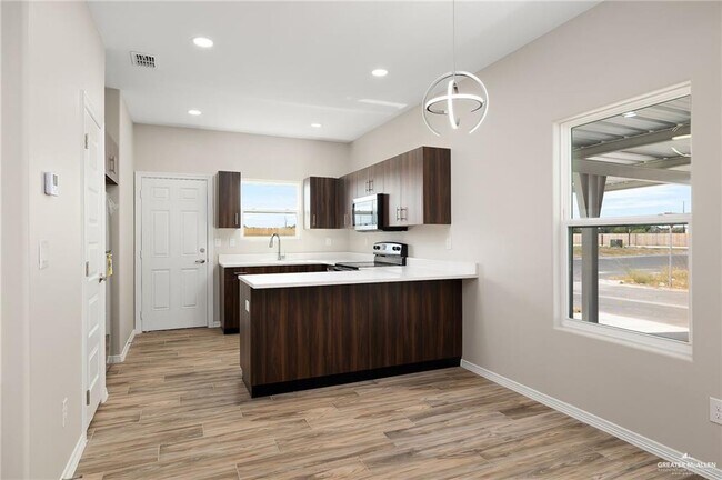 Foto del edificio - 4216 Walnut Ave