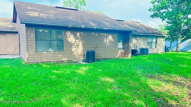 Foto del edificio - 10652 Meadowlea Dr