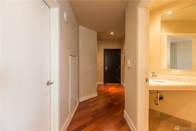 Foto del edificio - 737 Olive Way