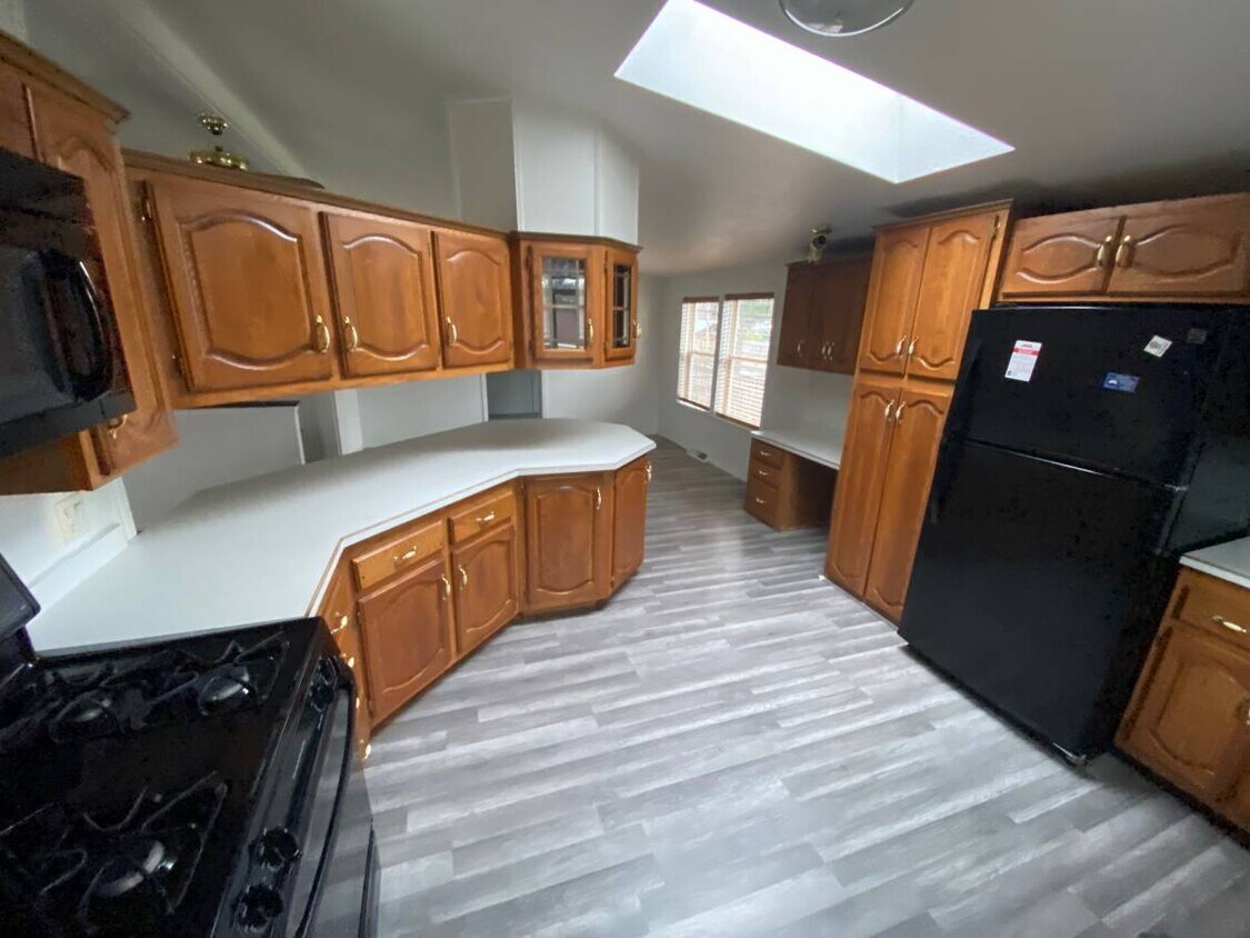 Foto principal - 23308 Cedar Ave