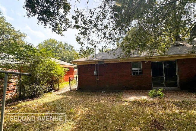 Building Photo - 4810 Summerlane Ave
