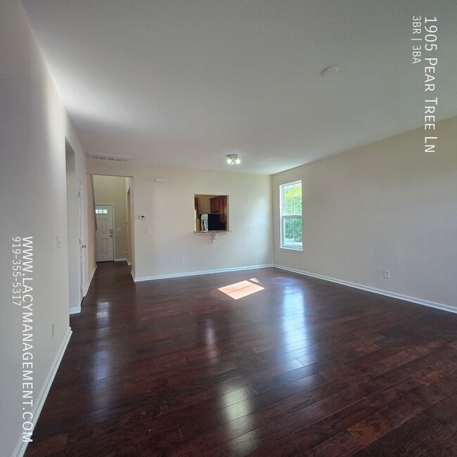 Building Photo - 1905 Pear Tree Ln