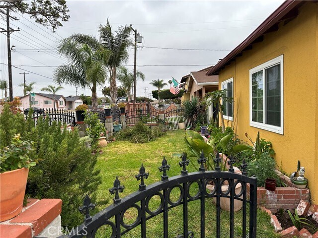 Foto del edificio - 22605 Moneta Ave