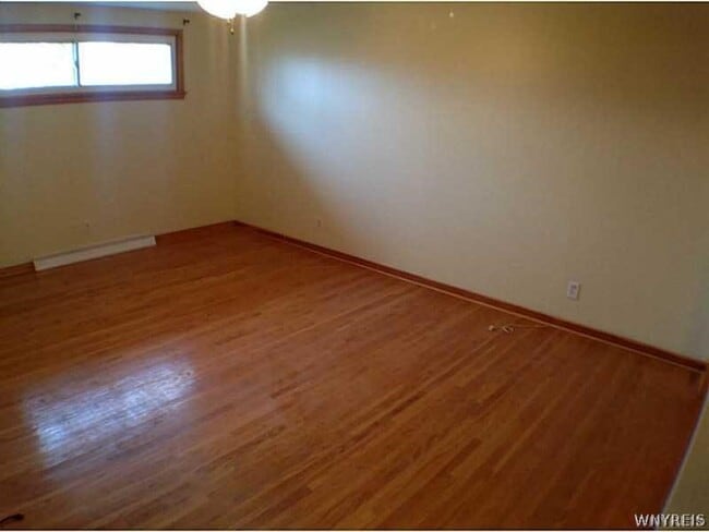 Building Photo - 112 Siegfried Dr