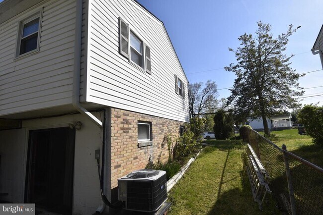 Foto del edificio - 3931 Dominion Dr