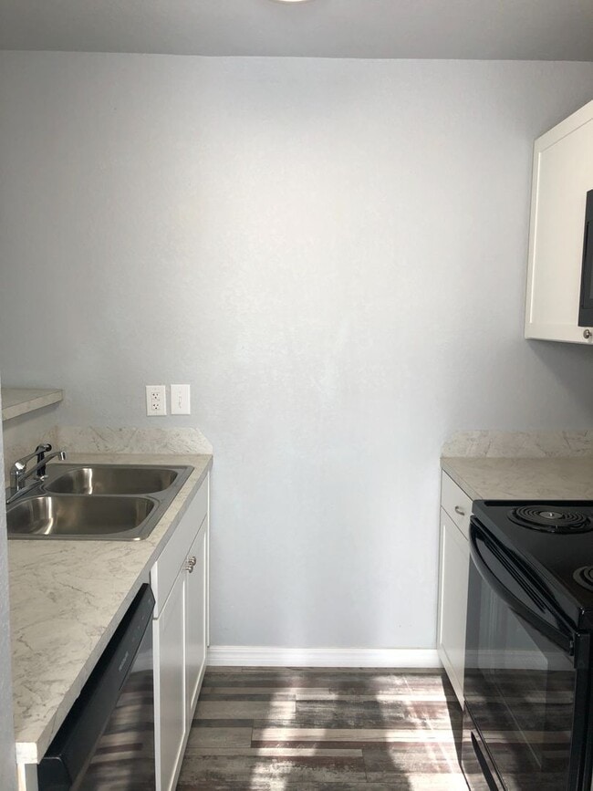 Building Photo - 2703 Rudy Rd W