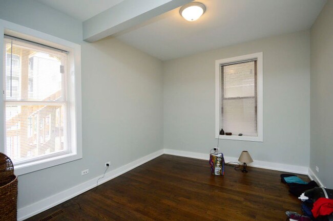 Building Photo - Cozy Renovated 1 Bedroom in West Town