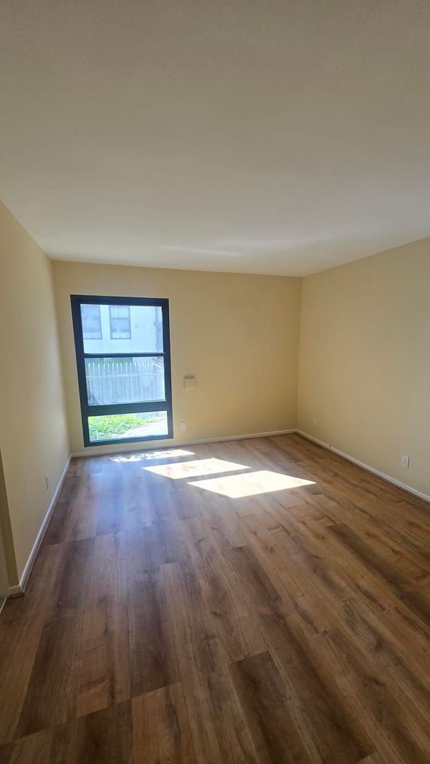 Building Photo - 3 Bedroom Apartment near to LMU, minutes t...