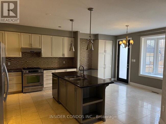 Photo du bâtiment - 927 Gaslight Way