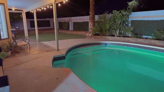 Luxury Living in Garden Lake Estates - Luxury Living in Garden Lake Estates Apartment