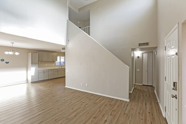 Building Photo - 7040 S 44th St