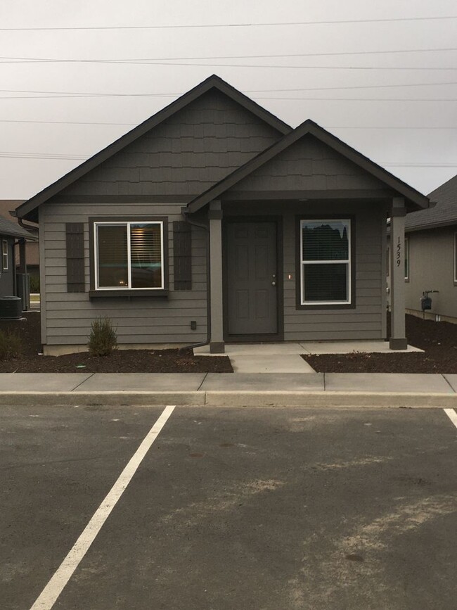 Building Photo - 1539 SW 36th Loop