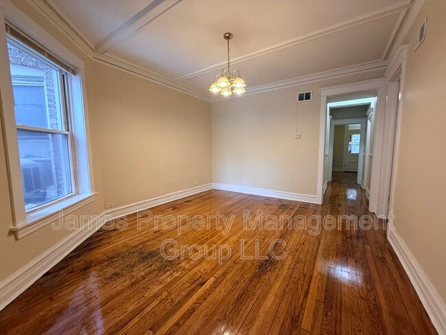 Foto del edificio - 3213 W Warren Blvd