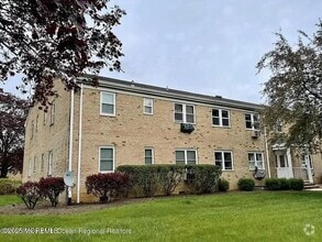 Building Photo - 64 Manchester Ct