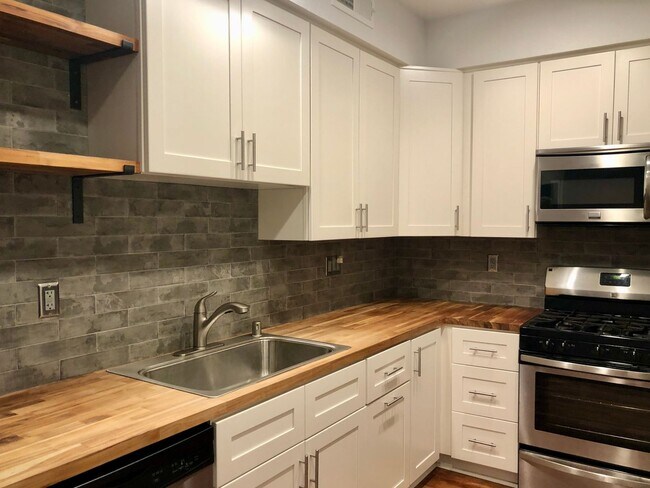 Foto del edificio - Ideal Location. .. Walk to Bart, Costco, Starbucks, Trader Joes, Kaiser Hospital