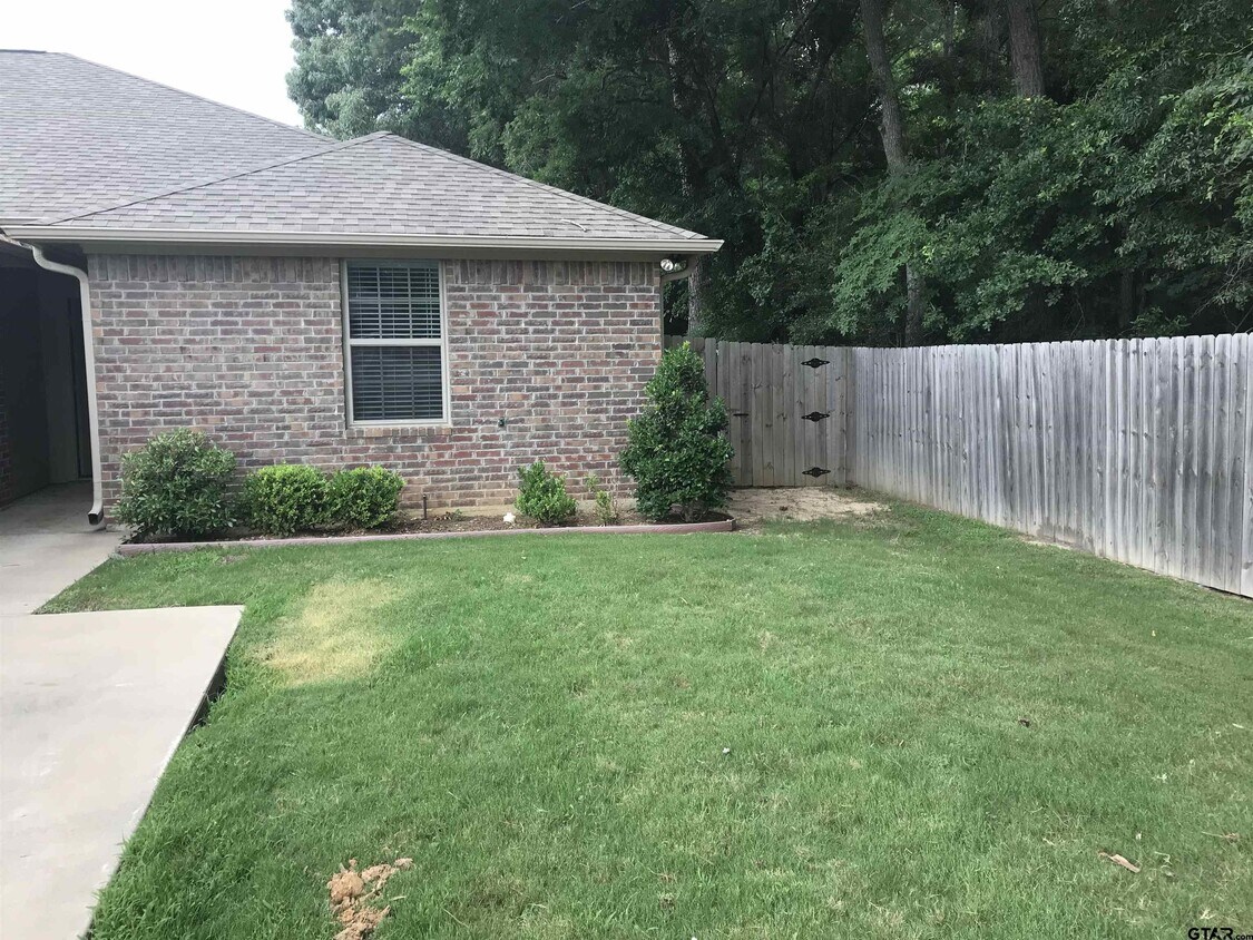 Foto principal - 7036 County Rd 1215