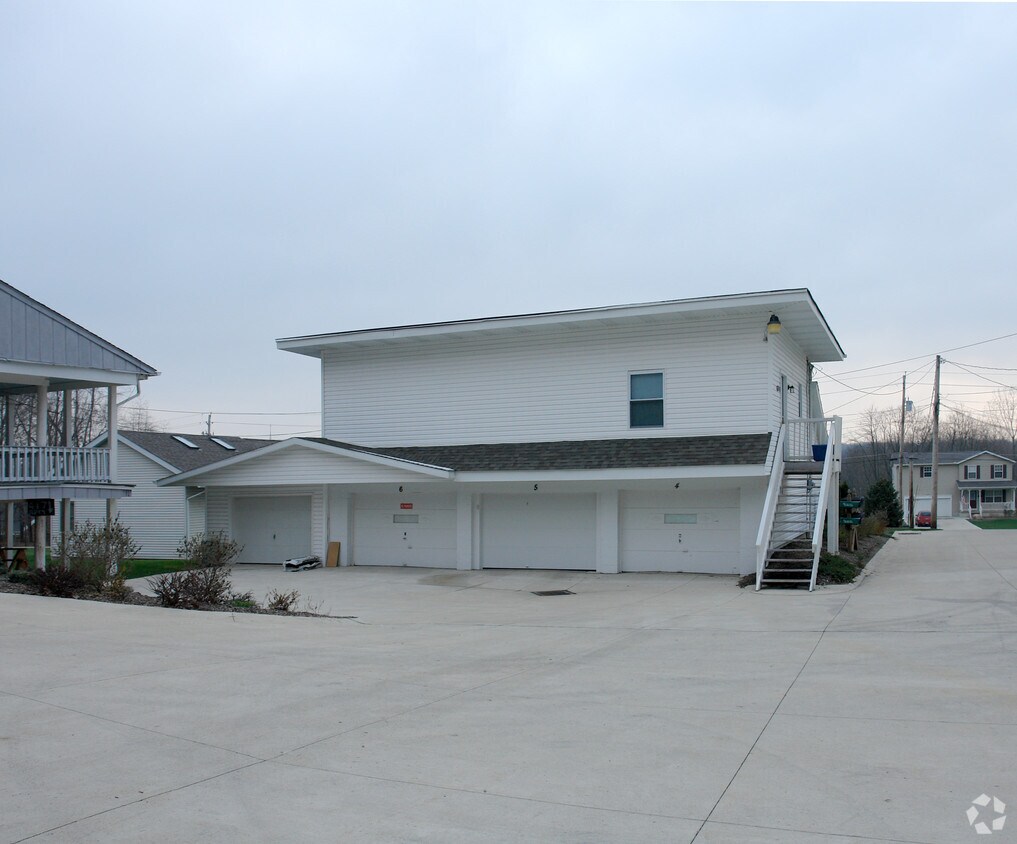 Building Photo - 417-433 N Thomas Rd