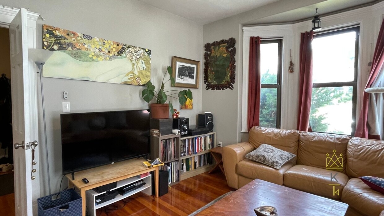 Primary Photo - 136 Brooks St
