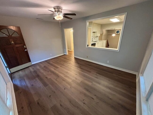 Building Photo - 5610 Montview St