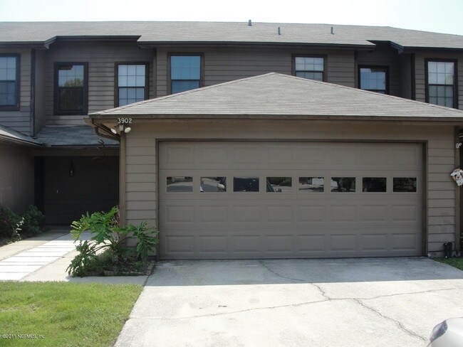 Foto del edificio - 3902 Stillwood Dr