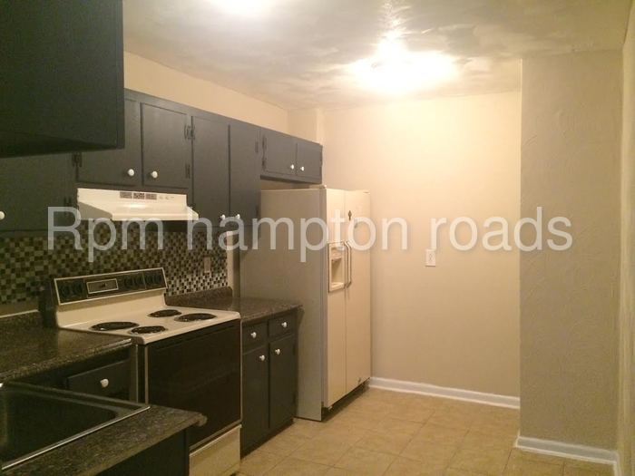 Primary Photo - 3600 Newport Ave