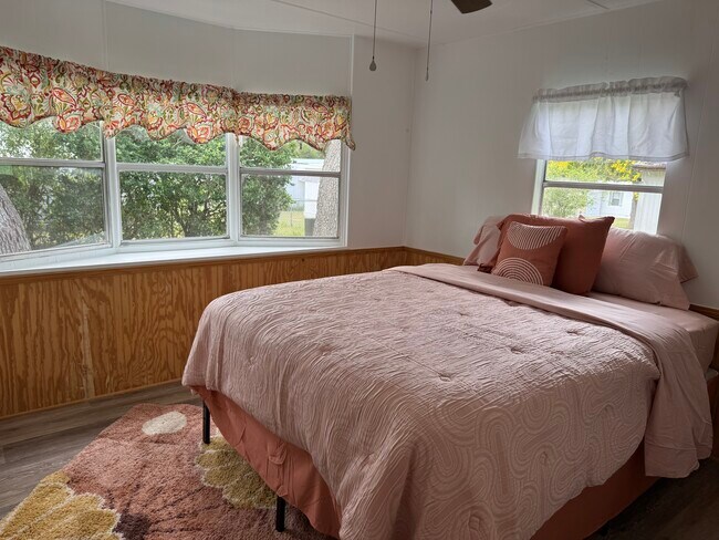 Foto del edificio - 12136 Fairway Ave