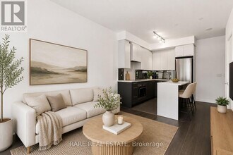 Building Photo - 1830 Bloor St W