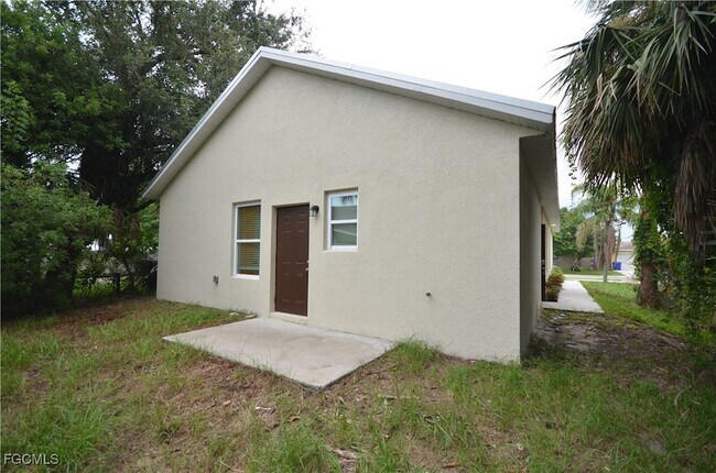 Foto del edificio - 3312 Armstrong Ct