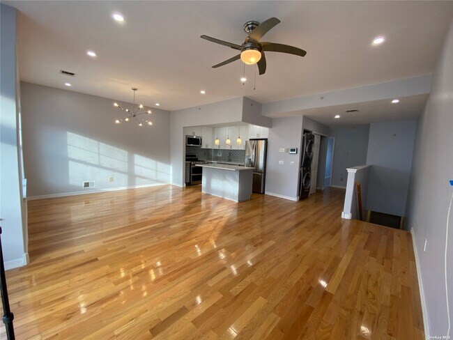 Building Photo - 211 Beach Breeze Ln
