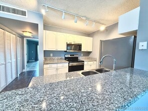 Building Photo - 1625 Meadows Cir