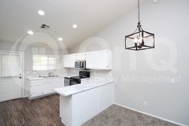 Building Photo - 860 N McQueen Rd