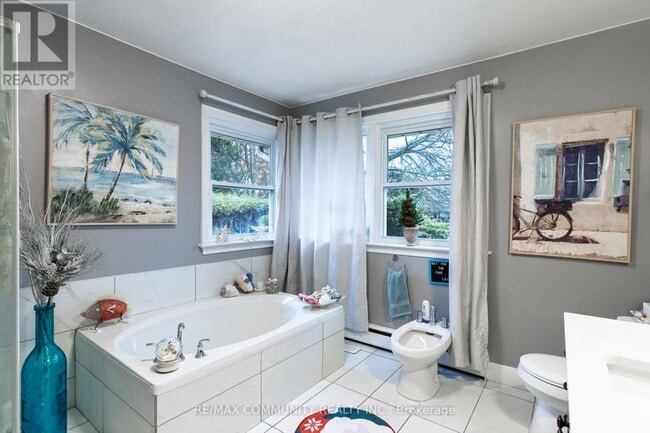 Building Photo - 23 Fraser St