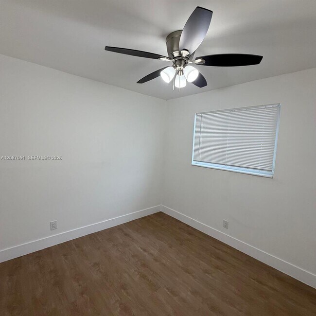 Foto del edificio - 3932 NW 39th Ave
