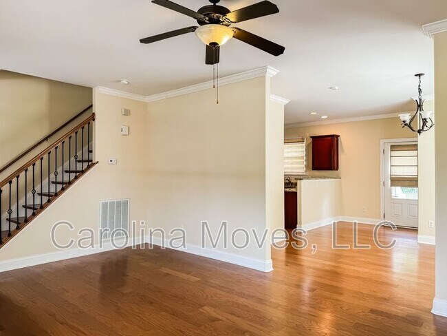Building Photo - 310 Mulberry St