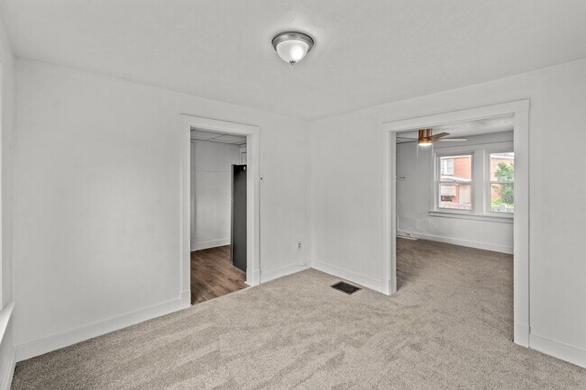 Foto del edificio - Stunning 2 bedroom home in North Braddock ...
