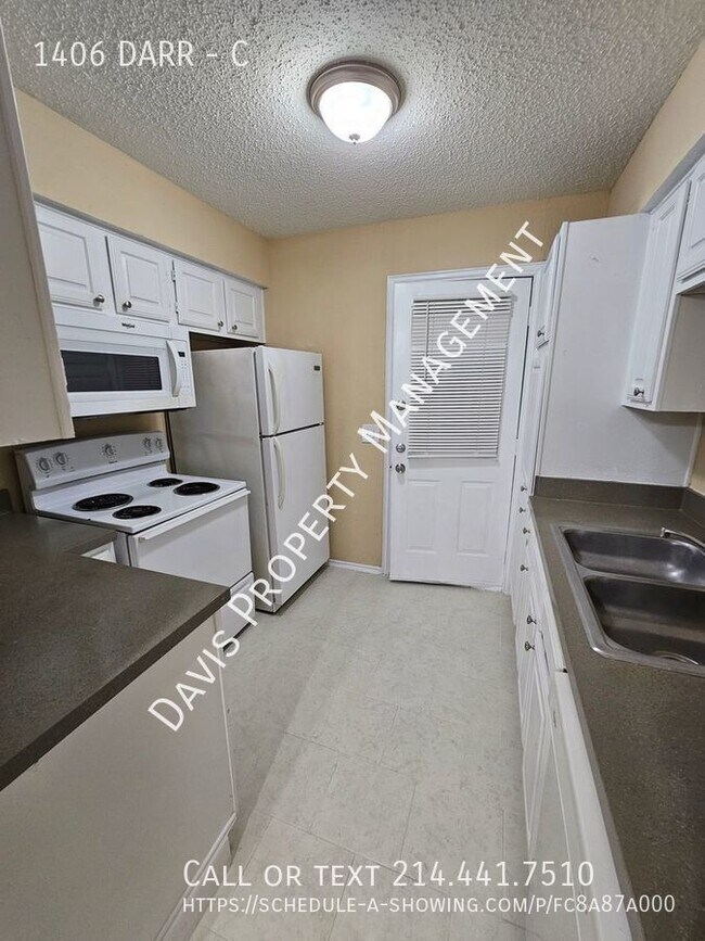 Building Photo - 1406 Darr St