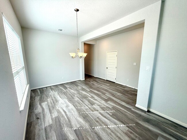 Foto del edificio - **APPLICATION RECEIVED** MOVE IN SPECIAL! ...