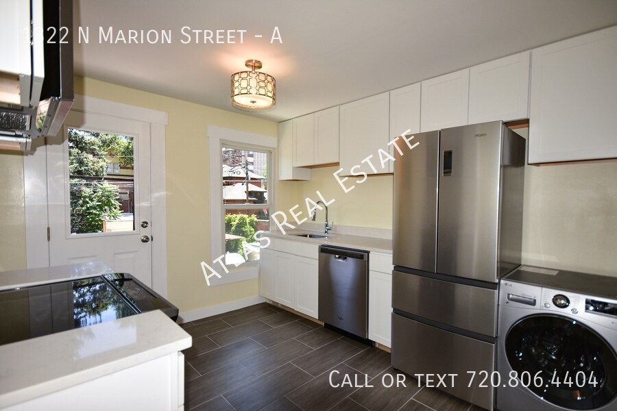 Primary Photo - Beautiful New Remodel - Top Floor 3 Bedroom!