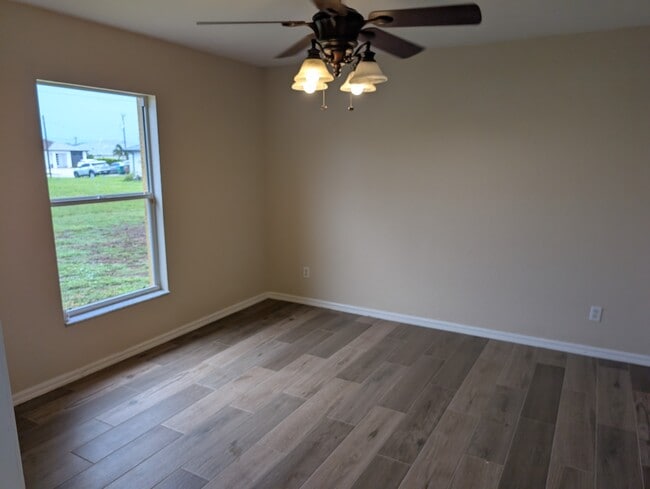 Building Photo - 3411 Chiquita Blvd S