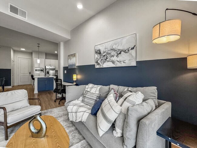 Foto del edificio - 310 N Malcolm X Blvd