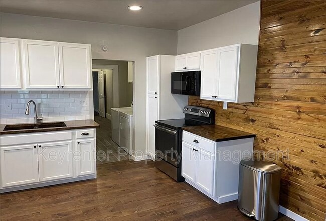 Foto del edificio - 1444 NE 13th St - 1446
