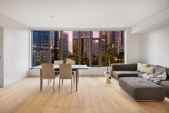 Foto del edificio - 2510 6th Ave